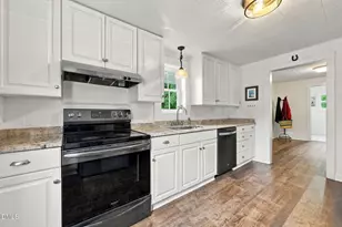 210 Bellamy Ln, Chapel Hill, NC 27516 - Photo 12
