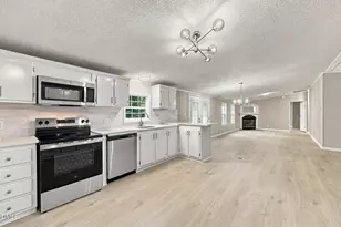 1703 Horseshoe Bend Rd, Erwin, NC 28339 - Photo 4