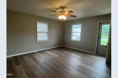 505 E Elizabeth Street, Selma, NC 27576 - Photo 2