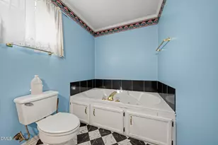 1800 Haskett Rd, Kinston, NC 28501 - Photo 8