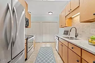 8407 Wycombe Ln, Raleigh, NC 27615 - Photo 6