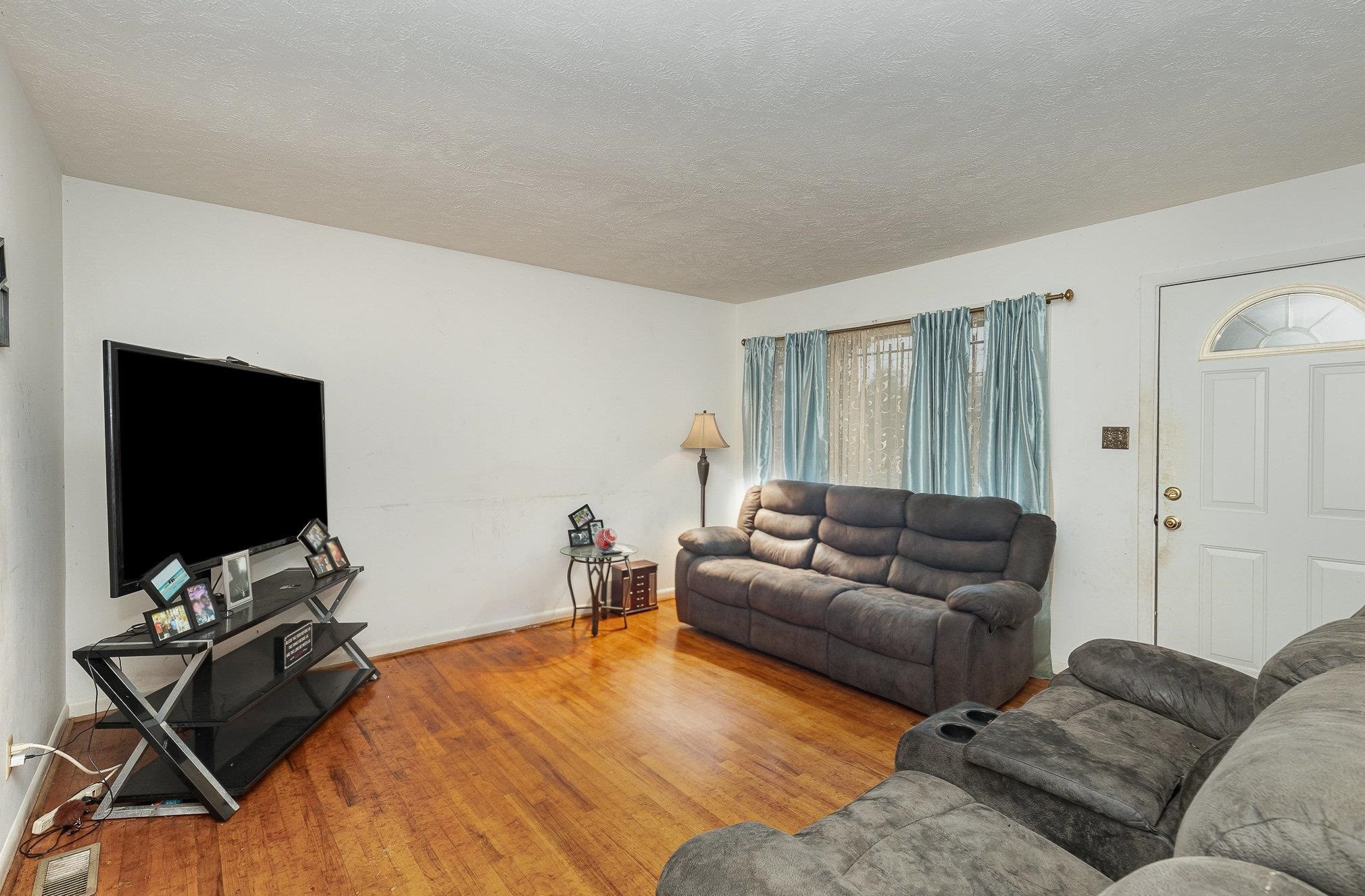 836 Lakecrest Dr, Fayetteville, NC 28301-2951