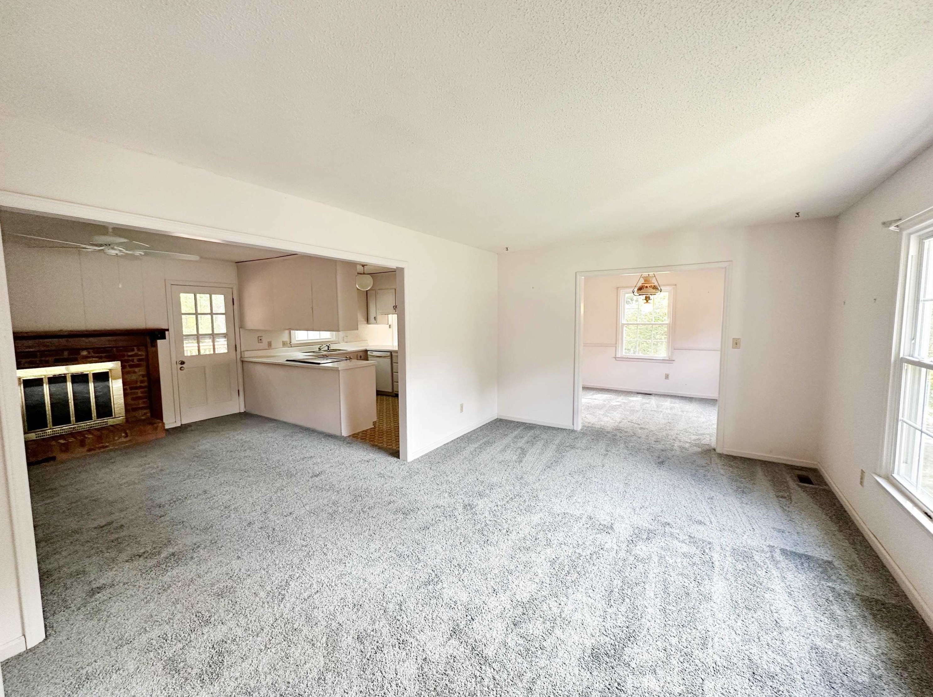 305 Montreal Ct, Cary, NC 27511-3516