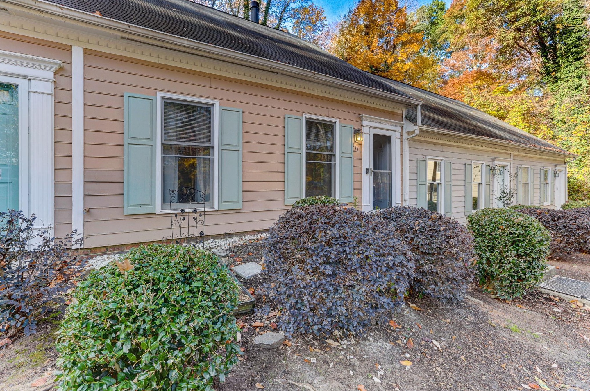 877 Dalewood Dr, Raleigh, NC 27610-1057