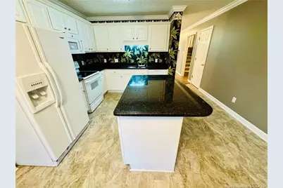 616 Amberdale Circle W, Lumberton, NC 28358 - Photo 10