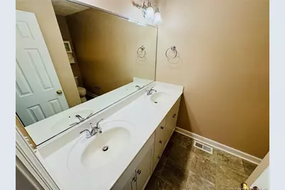 616 Amberdale Circle W, Lumberton, NC 28358 - Photo 28