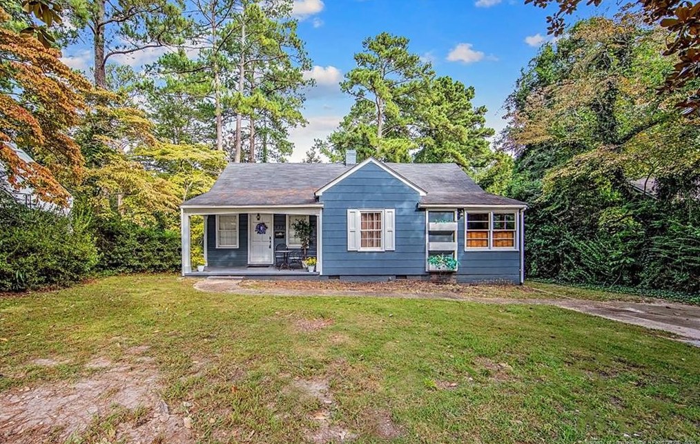 912 Anarine Rd, Fayetteville, NC 28303-4202