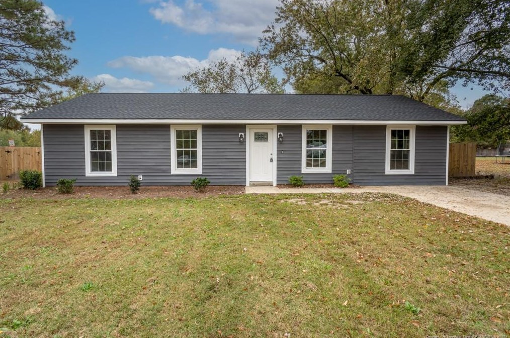 6441 Rutherglen Dr, Fayetteville, NC 28304-3965