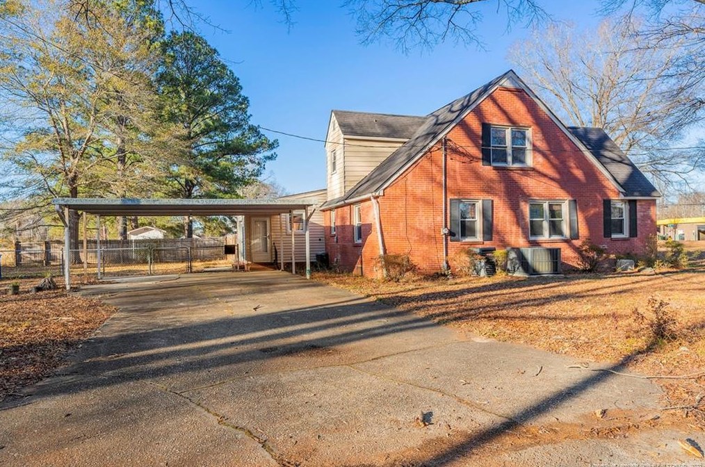 1700 Cedar Creek Rd, Fayetteville, NC 28312-9538