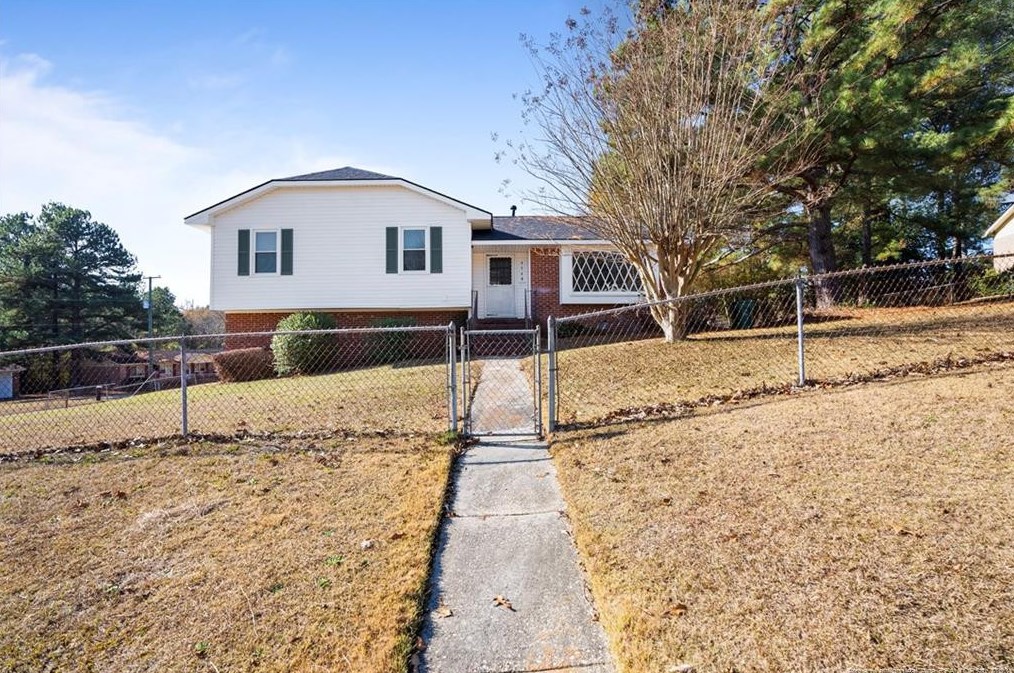 4748 Denton Ct, Fayetteville, NC 28306-2703