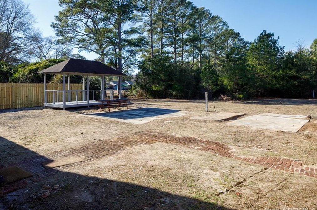 3651 Dunn Rd, Fayetteville NC  28312-8896 exterior