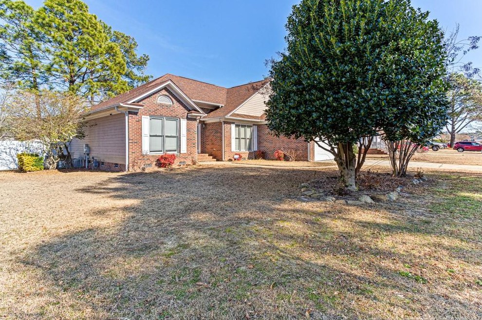 330 Larchmont Rd, Fayetteville, NC 28311-0876