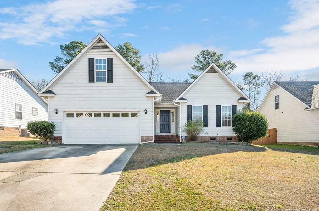 211 Sharpsburg Rd, Fayetteville, NC 28311-9325