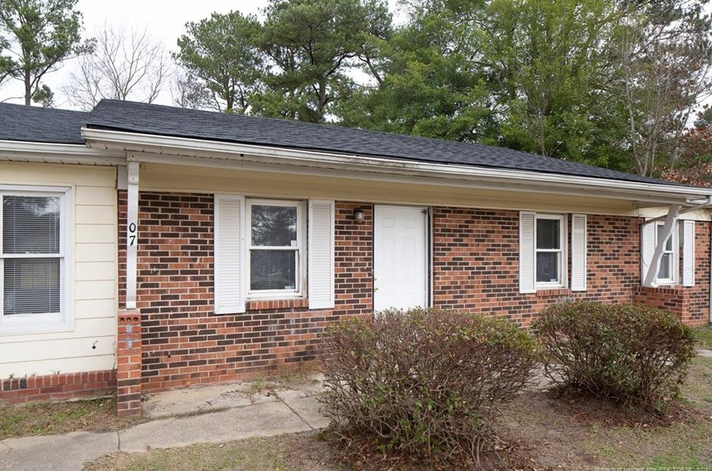 6507 Amanda Cir, Fayetteville NC  28304-5701 exterior