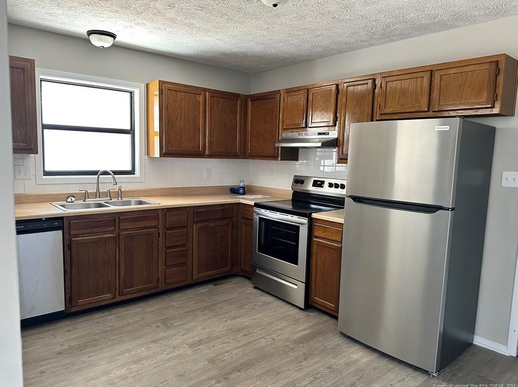 6839 Candlewood Dr, Fayetteville NC  28314-1699 exterior