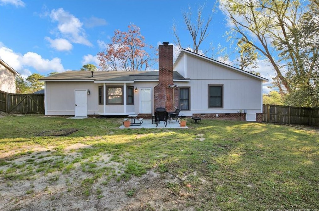6141 Lake Trail Dr, Fayetteville, NC 28304