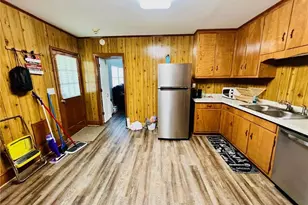 403 Barker Ten Mile Rd, Lumberton, NC 28358 - Photo 4