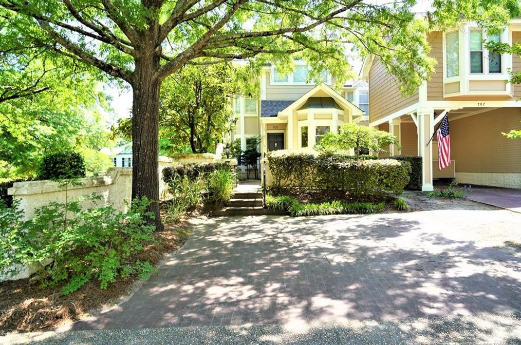 701 Marketview Ct, Fayetteville, NC 28301-4868