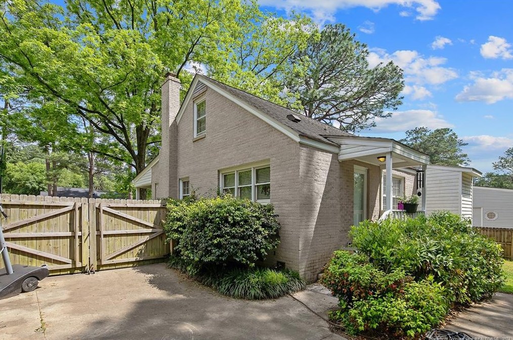 1424 Pine Valley Loop, Fayetteville, NC 28305