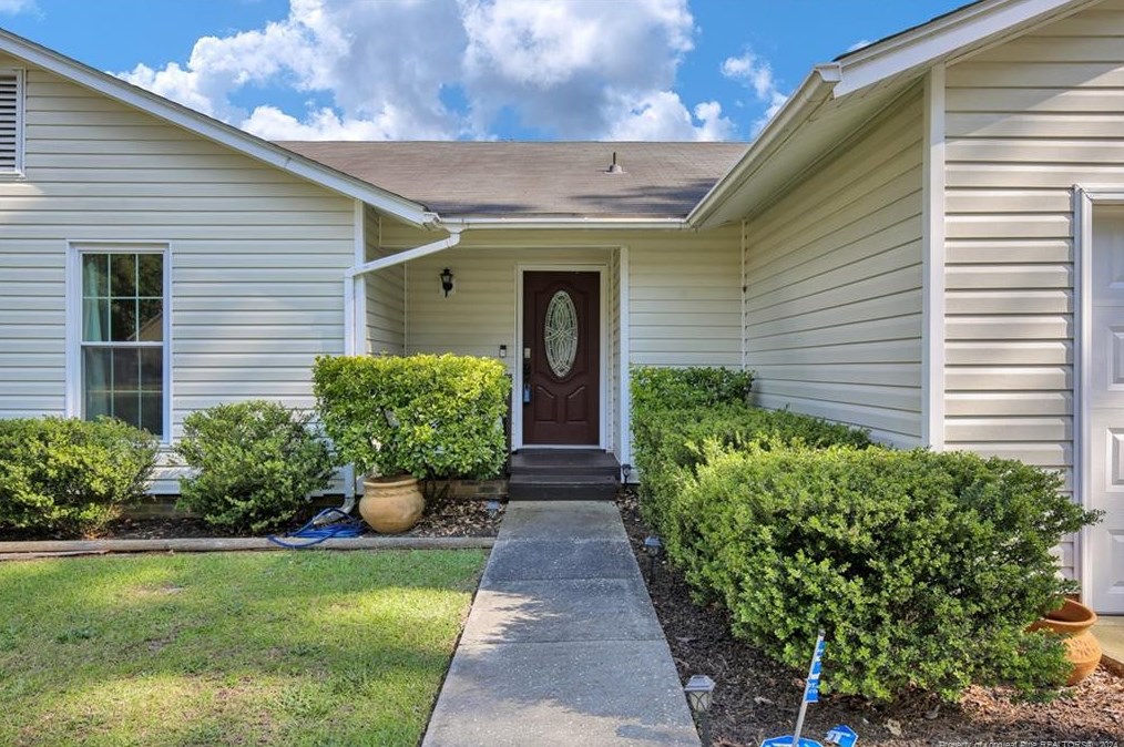 7010 Pantego Dr, Fayetteville, NC 28314-5228