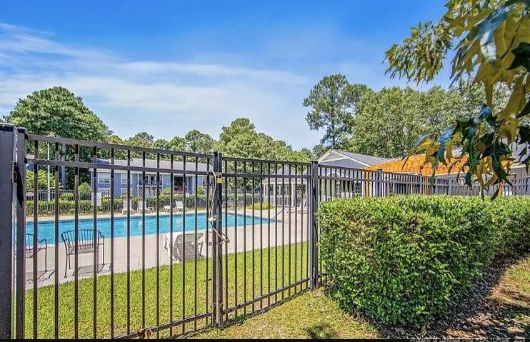 1909 Sardonyx Rd, Fayetteville, NC 28303-3761
