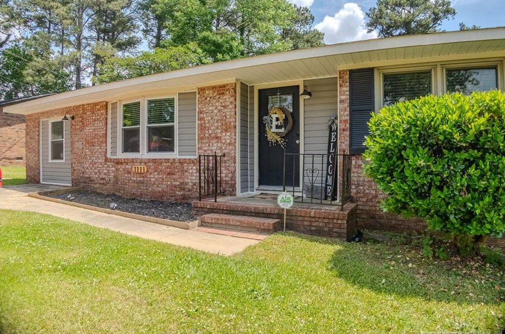 1111 Danbury Rd, Fayetteville, NC 28311