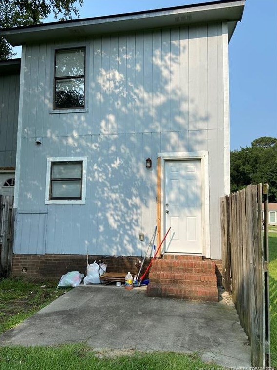 1430 Tangora Ln, Fayetteville, NC 28304-2436