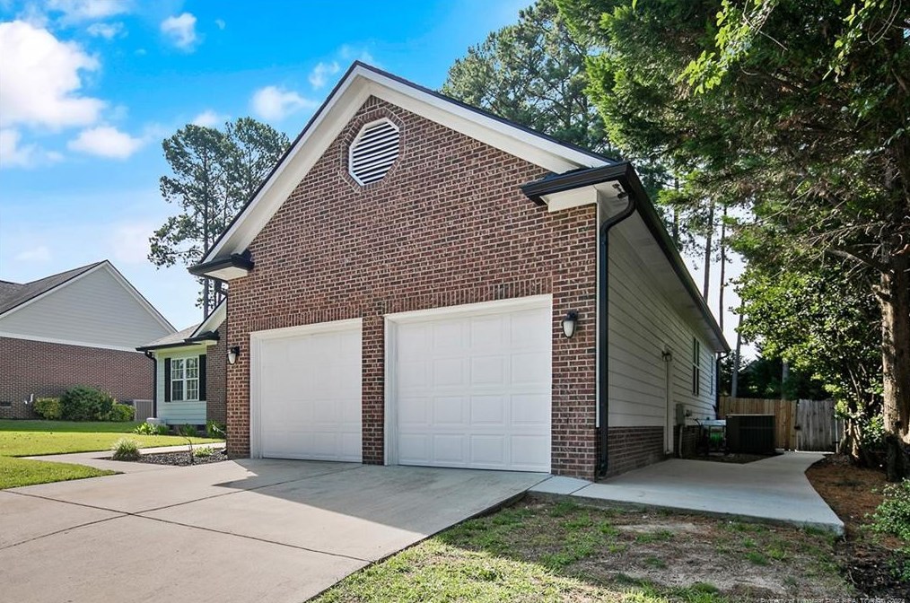 727 Larkspur Dr, Fayetteville, NC 28311-6958