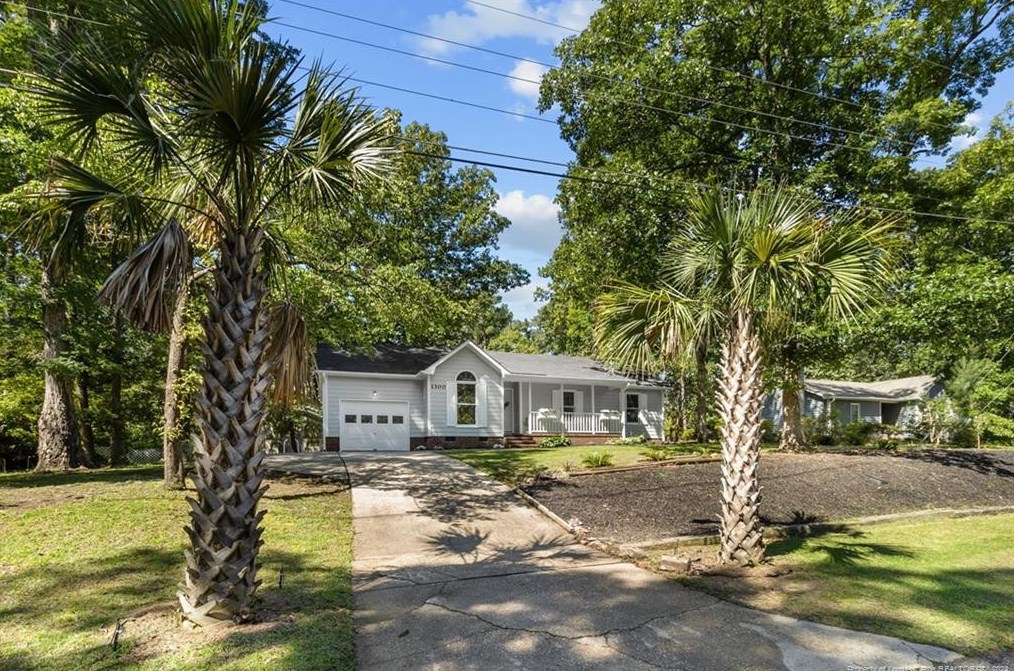 1300 Calla Cir, Fayetteville, NC 28303-6266