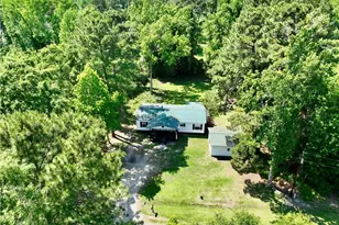 200 Caldonia Ln, Lumberton, NC 28358 - Photo 4