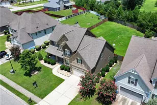 3232 Winterwood Dr, Fayetteville, NC 28306 - Photo 2