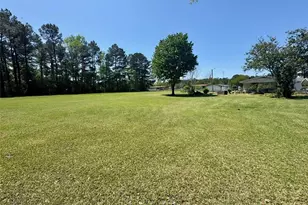 8256 211 Hwy E, Lumberton, NC 28358 - Photo 14