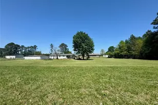 8256 211 Hwy E, Lumberton, NC 28358 - Photo 16