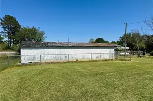 8256 211 Hwy E, Lumberton, NC 28358 - Photo 20