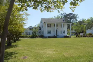 604 S Main St, Bladenboro, NC 28320 - Photo 1