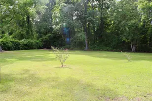 3253 Meadow Rd, Lumberton, NC 28358 - Photo 12