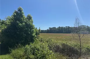 2273 Bee Gee Rd, Lumberton, NC 28358 - Photo 4