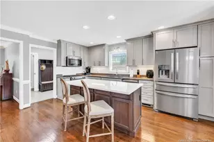 1110 Oakridge Blvd, Lumberton, NC 28358 - Photo 2