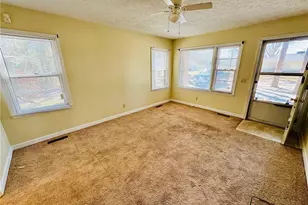 803 Floyd St, Fairmont, NC 28340 - Photo 10