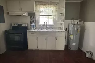 307 S Cedar St, Rowland, NC 28383 - Photo 6