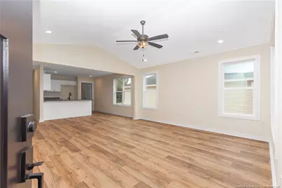 211 E Washington Street, Coats, NC  - Photo 6