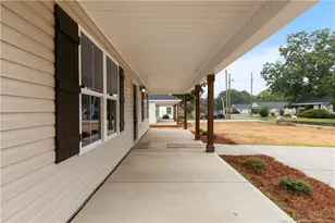 221 E Washington St, Coats, NC 27521 - Photo 4