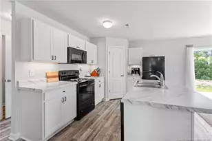 905 Sapphire Stone Ln, Hope Mills, NC 28348 - Photo 10