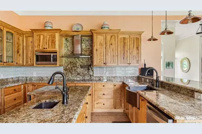 330 Wellington Road, Saint Pauls, NC 28384 - Photo 8