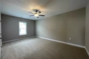 240 Gallery Dr, Spring Lake, NC 28390 - Photo 6