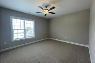 240 Gallery Dr, Spring Lake, NC 28390 - Photo 8