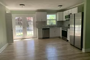 1002 Able St, Elizabethtown, NC 28337 - Photo 2