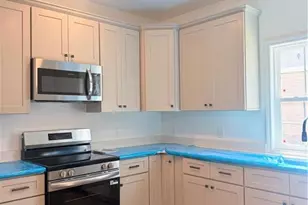 604 Cypress St, Roseboro, NC 28382 - Photo 10