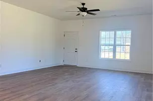 604 Cypress St, Roseboro, NC 28382 - Photo 6