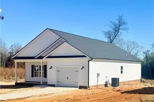 604 Cypress St, Roseboro, NC 28382 - Photo 2